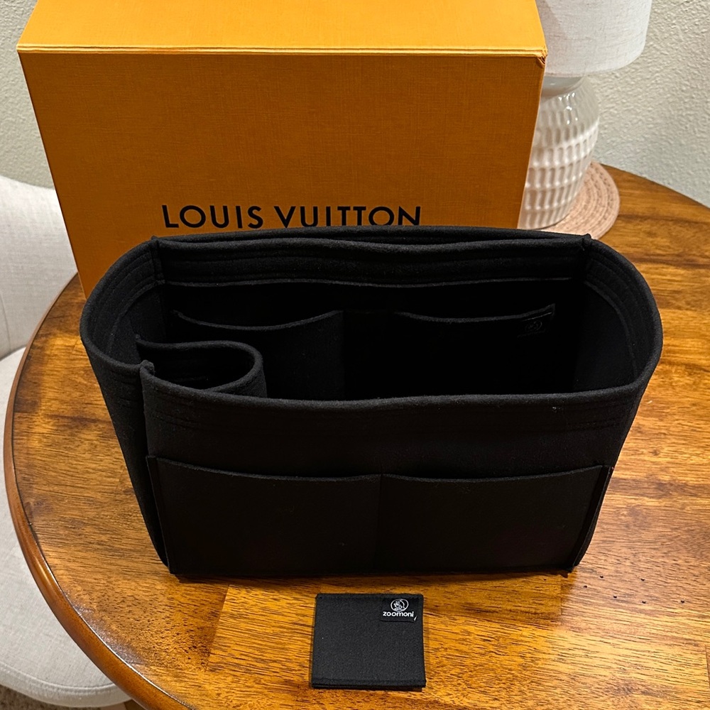 Louis Vuitton Neverfull MM bag insert.